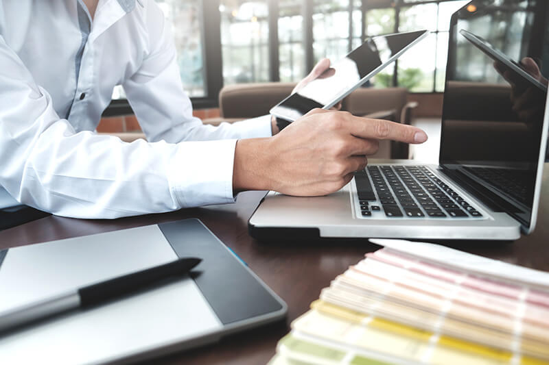 Mi az a nyomdabróker és miért érdemes vele dolgozni?